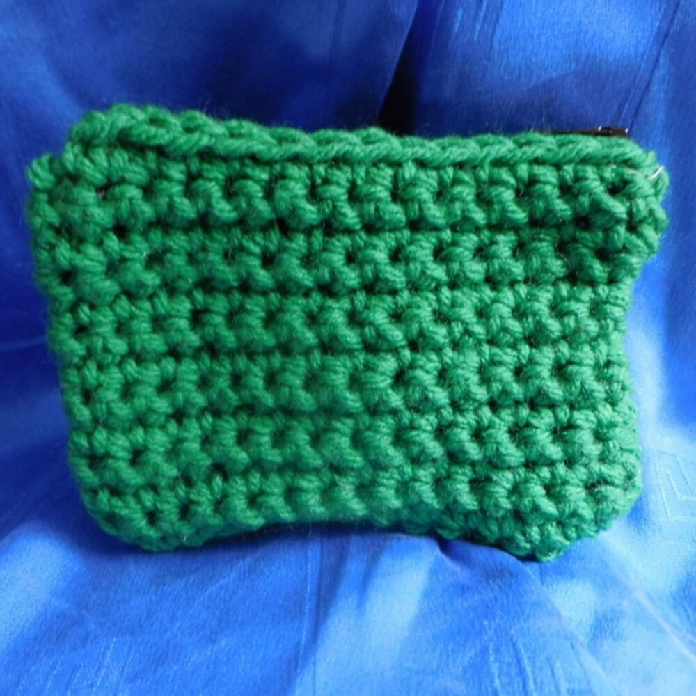 New green crocheted change purse with zipper and keyring
